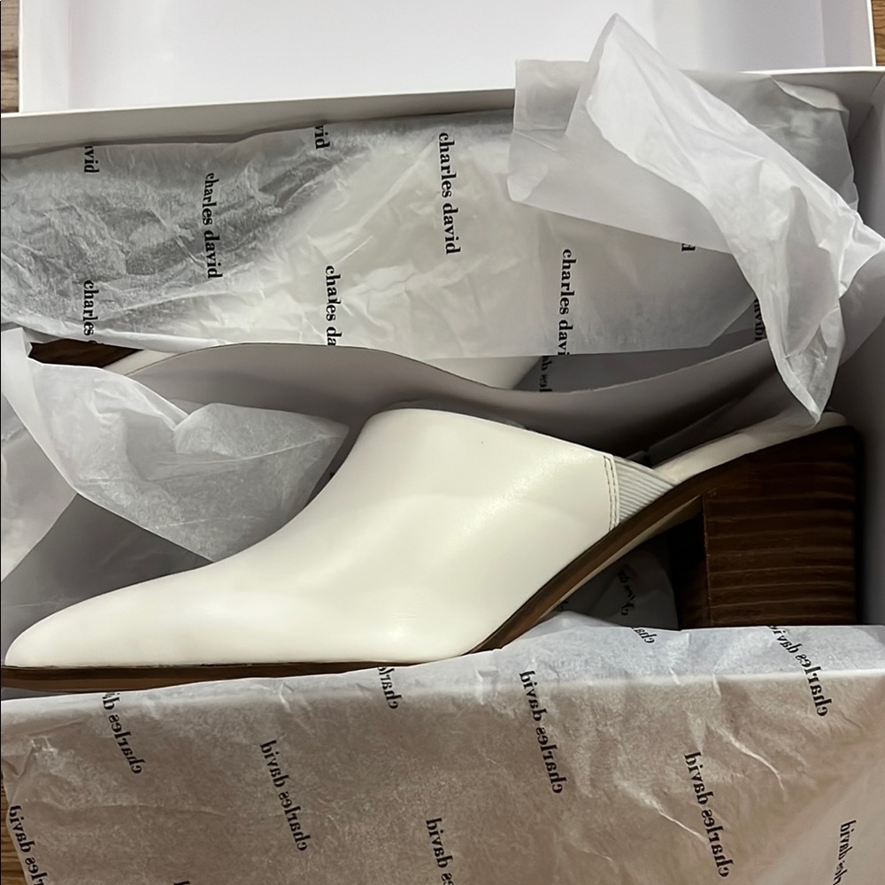 Charles David White Women's Mules